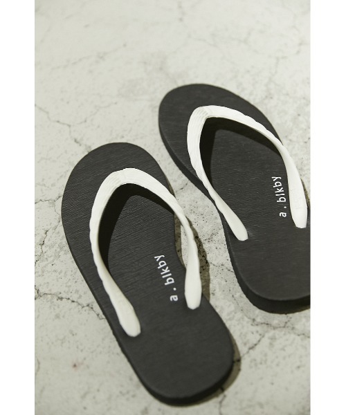 BLACK BY MOUSSY(ブラックバイマウジー)の「a×blkby beach sandal(a×blkby ビーチサンダル)(サンダル・レディース・ブラック/ネイビー/ピンク・36/37/38)」の4枚目の写真