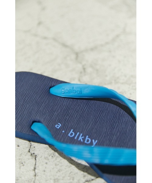 BLACK BY MOUSSY(ブラックバイマウジー)の「a×blkby beach sandal(a×blkby ビーチサンダル)(サンダル・レディース・ブラック/ネイビー/ピンク・36/37/38)」の18枚目の写真
