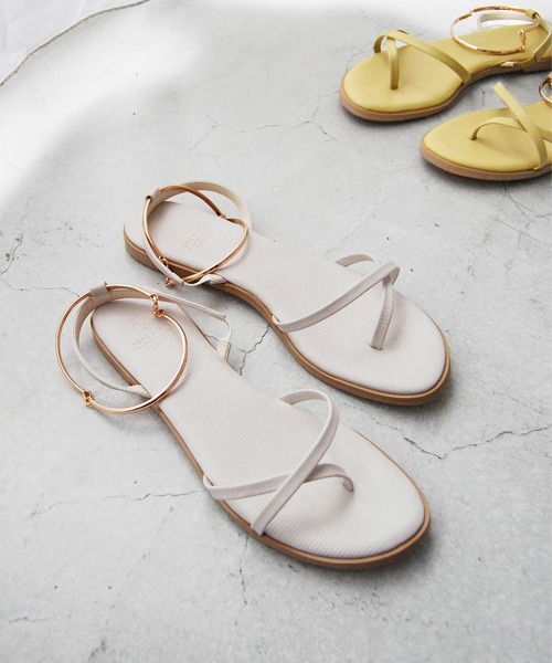 ROPE' PICNIC（ロペピクニック）の「アンクレット付ストリングバックトングサンダル（サンダル・レディース・ブラック/ホワイト系その他5/イエロー系その他2・M/L）」の2枚目の写真