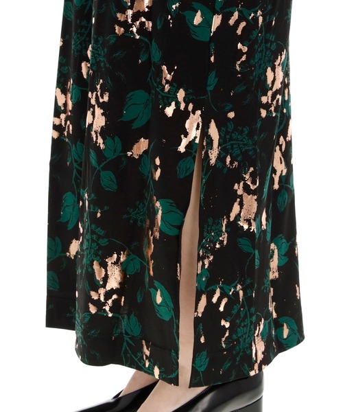 EBONY（エボニー）の「EBONY ホイルフラワーカットソーワンピース（ワンピース・レディース・ブラック・2）」の5枚目の写真