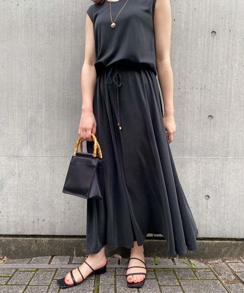 RIVE DROITE（リヴドロワ）の「カノコロングワンピース（ワンピース・レディース・ブラック/ベージュ/ボルドー・FREE）」の2枚目の写真