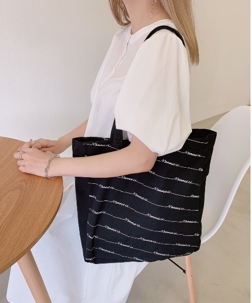 VANNIE U（ヴァニーユー）の「総ロゴトートBAG（トートバッグ・レディース・アイボリー/ベージュ/ブラック・FREE）」の20枚目の写真