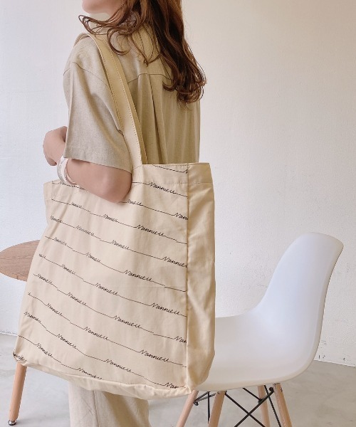 VANNIE U（ヴァニーユー）の「総ロゴトートBAG（トートバッグ・レディース・アイボリー/ベージュ/ブラック・FREE）」の7枚目の写真