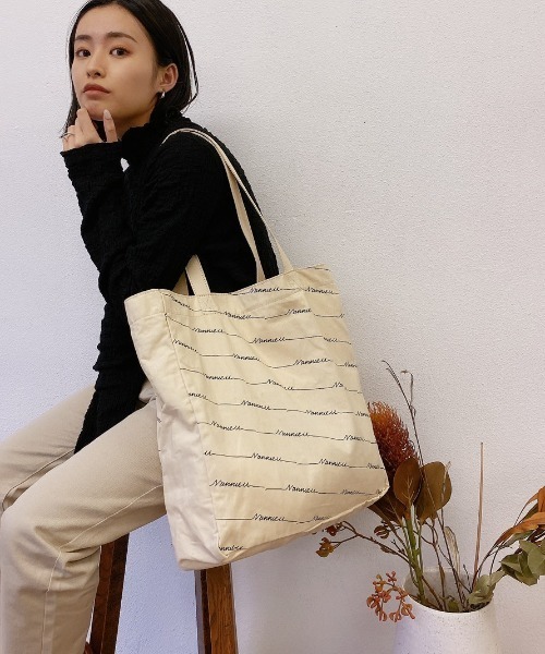 ◆Valluat◆ VANDY BAG CREAM BEIGE [正規品/関税込] Revati/レーヴァティ（Beige）バックデザインスニーカー -Lucida