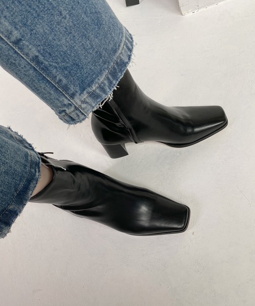 chuclla(チュクラ)の「Half-moon heel square boots chs21a002(ブーツ・レディース・ブラック/パイソン・38/37/40/36/39)」の2枚目の写真