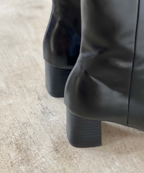 chuclla(チュクラ)の「Half-moon heel square boots chs21a002(ブーツ・レディース・ブラック/パイソン・38/37/40/36/39)」の4枚目の写真