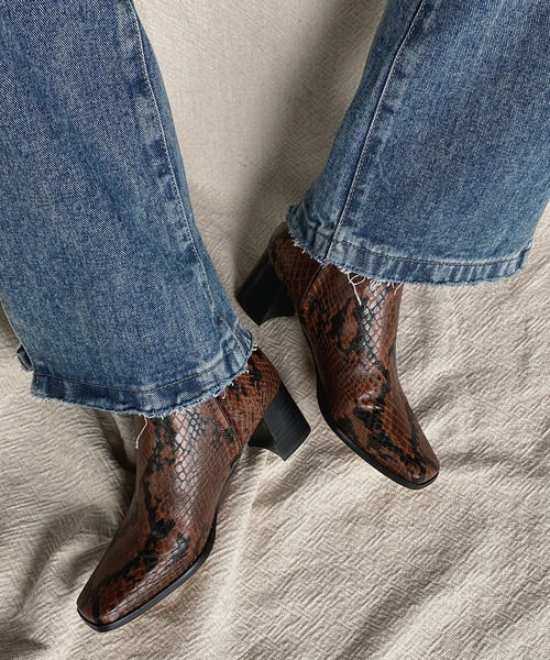 chuclla(チュクラ)の「Half-moon heel square boots chs21a002(ブーツ・レディース・ブラック/パイソン・38/37/40/36/39)」の19枚目の写真