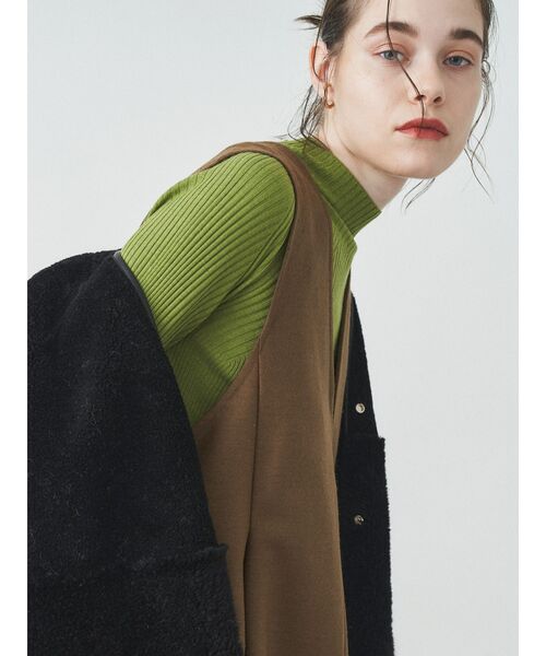 ELENDEEK（エレンディーク）の「ハイネックリブニット（ニット/セーター・レディース・ブラック/パープル/オフホワイト/ライトグリーン・FREE）」の3枚目の写真