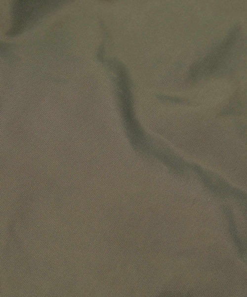 BASECONTROL（ベースコントロール）の「◆リサイクル中綿 ライトウェイト 差し込み マフラー（ストール/ショール・メンズ・ブラック/カーキ・99）」の6枚目の写真