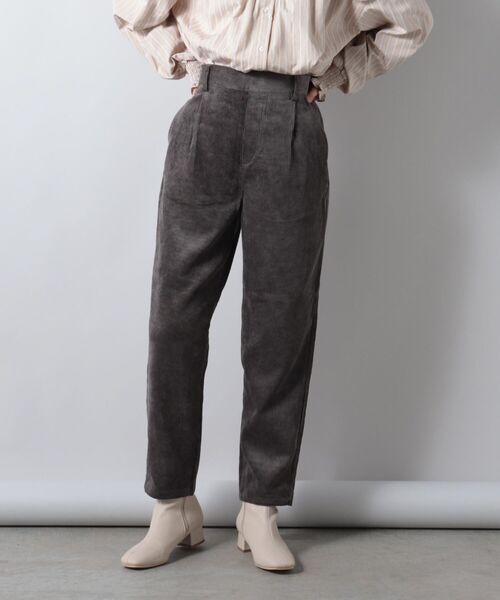 fredy couleur(フレディクルール)の「ストレッチコールテーパードパンツ(その他パンツ・レディース・ブルー系その他2/チャコールグレー/オフホワイト・38)」の21枚目の写真