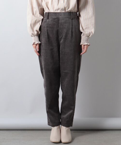 fredy couleur(フレディクルール)の「ストレッチコールテーパードパンツ(その他パンツ・レディース・ブルー系その他2/チャコールグレー/オフホワイト・38)」の16枚目の写真