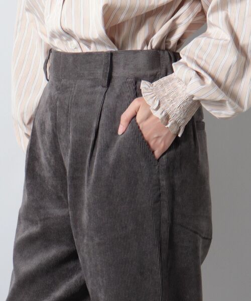 fredy couleur(フレディクルール)の「ストレッチコールテーパードパンツ(その他パンツ・レディース・ブルー系その他2/チャコールグレー/オフホワイト・38)」の17枚目の写真
