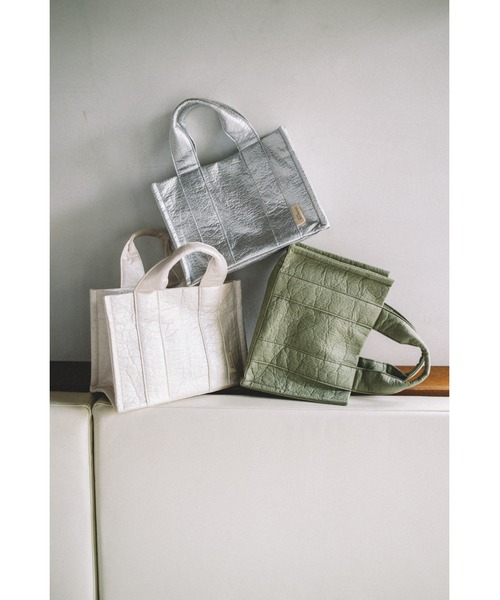 Donnaruma(ドンナルンマ)の「「etul / エツル」ピニャテックス スクエアトートバッグ(トートバッグ・レディース・ホワイト/カーキ/シルバー・FREE)」の5枚目の写真