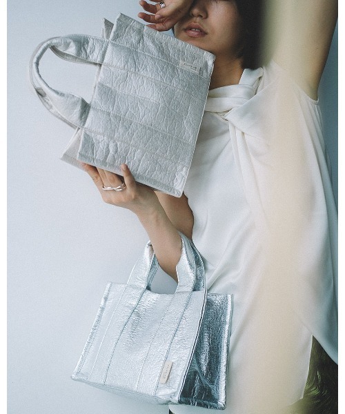 Donnaruma(ドンナルンマ)の「「etul / エツル」ピニャテックス スクエアトートバッグ(トートバッグ・レディース・ホワイト/カーキ/シルバー・FREE)」の13枚目の写真