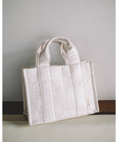 Donnaruma(ドンナルンマ)の「「etul / エツル」ピニャテックス スクエアトートバッグ(トートバッグ・レディース・ホワイト/カーキ/シルバー・FREE)」の6枚目の写真