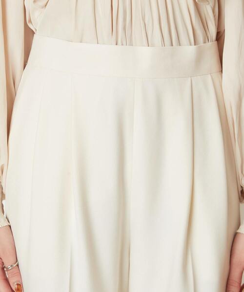 Tiara(ティアラ)の「イージーウォームジョグパンツ(その他パンツ・レディース・アイボリー/キャメル/ブラック/ライトベージュ/ブラック系その他・M/L/S)」の11枚目の写真