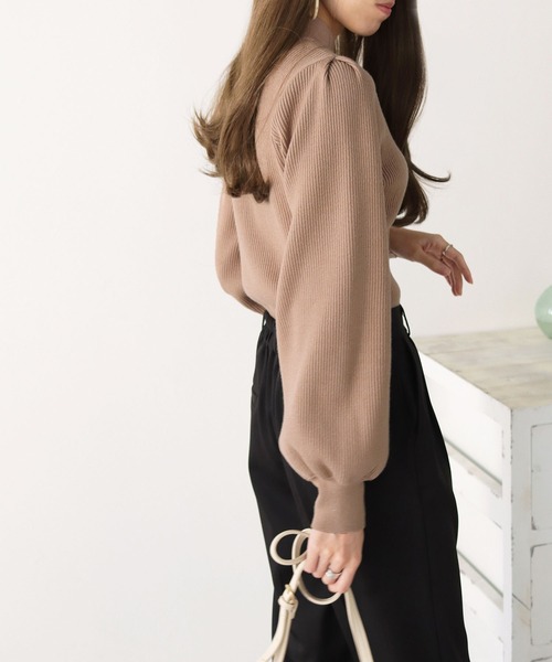cheriella(シェリエラ)の「【cheriella】洗えるもちもちショルダータックリブニット(ニット/セーター・レディース・ブラック/ベージュ/パープル/グリーン/アイボリー・M)」の19枚目の写真