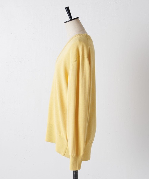 BEARDSLEY（ビアズリー）の「開きすぎないVネックが1枚で気軽に着やすいシルクコットンプルオーバーニット（ニット/セーター・レディース・ホワイト/イエロー・FREE）」の11枚目の写真