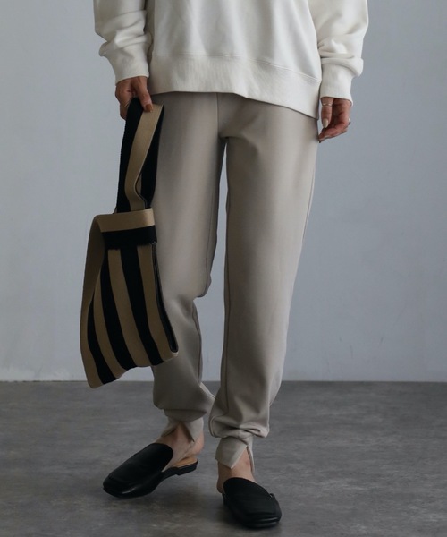 ap retro（アプレトロ）の「【ap retro】リラックスポンチジョガーパンツ　/ジョグパンツ（スウェットパンツ・レディース・ブラック/グレイッシュベージュ/ブラック系その他/ベージュ系その他/ホワイト系その他/アイボリー・FREE）」の5枚目の写真