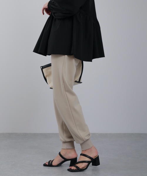 ap retro（アプレトロ）の「【ap retro】リラックスポンチジョガーパンツ　/ジョグパンツ（スウェットパンツ・レディース・ブラック/グレイッシュベージュ/ブラック系その他/ベージュ系その他/ホワイト系その他/アイボリー・FREE）」の21枚目の写真