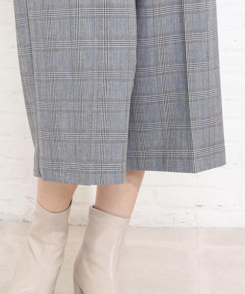 SHOO・LA・RUE（シューラルー）の「◆センタープレスクロップドパンツ（その他パンツ・レディース・ブラック/ベージュ/グレー系その他2・02/03/04）」の12枚目の写真