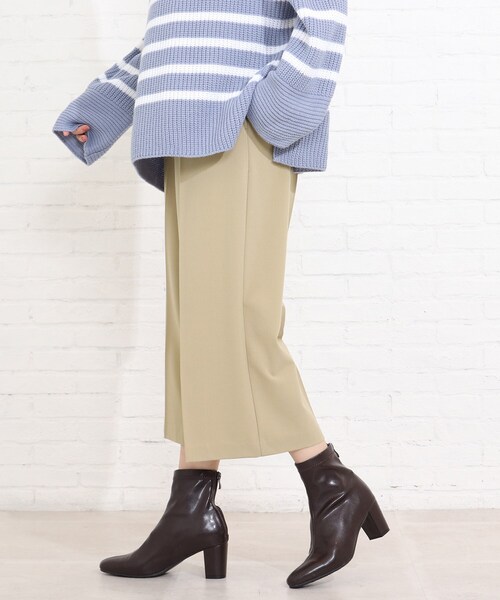 SHOO・LA・RUE（シューラルー）の「◆センタープレスクロップドパンツ（その他パンツ・レディース・ブラック/ベージュ/グレー系その他2・02/03/04）」の5枚目の写真