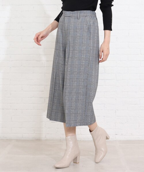 SHOO・LA・RUE（シューラルー）の「◆センタープレスクロップドパンツ（その他パンツ・レディース・ブラック/ベージュ/グレー系その他2・02/03/04）」の11枚目の写真