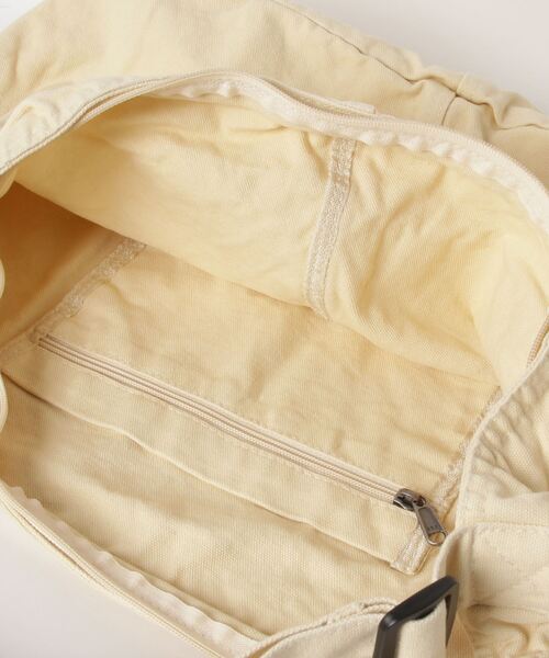 .KOM（ドットコム）の「A'GEM/9 × .kom『.kom/ドットケーオーエム』 アジャスターベルト付 キャンバス ショルダーバッグ（ショルダーバッグ・レディース・ブラック/カーキ/ピンク/アイボリー・FREE）」の19枚目の写真