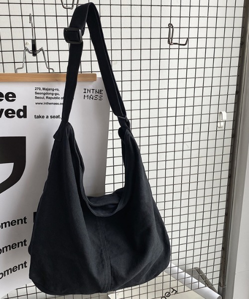 .KOM（ドットコム）の「A'GEM/9 × .kom『.kom/ドットケーオーエム』 アジャスターベルト付 キャンバス ショルダーバッグ（ショルダーバッグ・レディース・ブラック/カーキ/ピンク/アイボリー・FREE）」の8枚目の写真