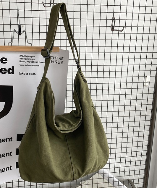 .KOM（ドットコム）の「A'GEM/9 × .kom『.kom/ドットケーオーエム』 アジャスターベルト付 キャンバス ショルダーバッグ（ショルダーバッグ・レディース・ブラック/カーキ/ピンク/アイボリー・FREE）」の9枚目の写真