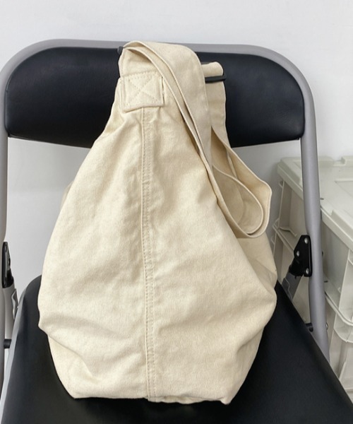 .KOM（ドットコム）の「A'GEM/9 × .kom『.kom/ドットケーオーエム』 アジャスターベルト付 キャンバス ショルダーバッグ（ショルダーバッグ・レディース・ブラック/カーキ/ピンク/アイボリー・FREE）」の13枚目の写真