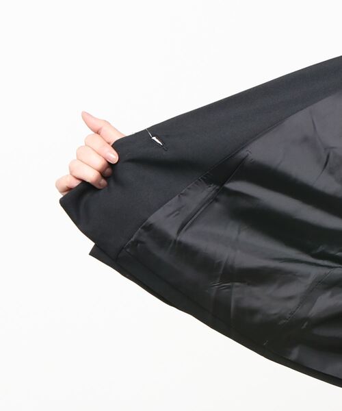 apres jour mignon(アプレジュールミニョン)の「ショート丈ジャケット【SETUP着用可能】【ZOZOTOWN限定アイテム】(テーラードジャケット・レディース・ブラック/ブルー/グレイッシュベージュ/ピンク系その他2・X-LARGE/フリー)」の5枚目の写真