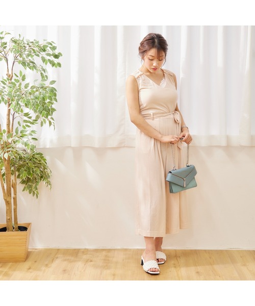 chumchum(チャムチャム)の「スクエアツイストプレートサンダル(サンダル・レディース・ブラック/ホワイト/ベージュ・S/M/L/LL)」の17枚目の写真