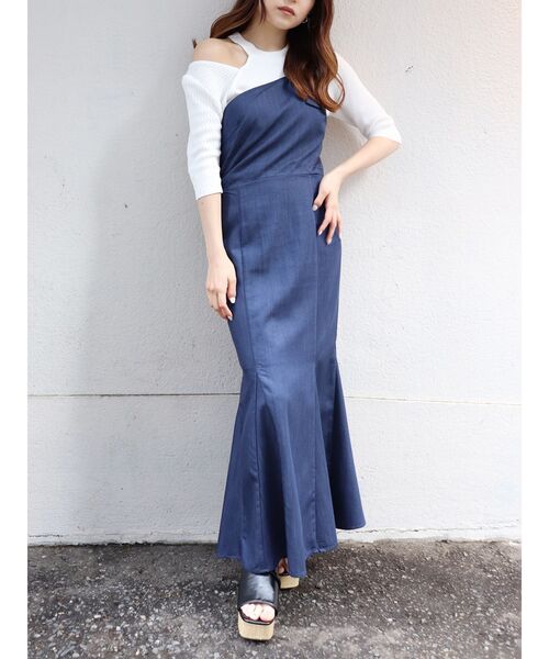 MURUA(ムルーア)の「マーメイドワンショルジャンパースカート(ワンピース・レディース・アイボリー/ブラック/インディゴブルー・2/1)」の1枚目の写真