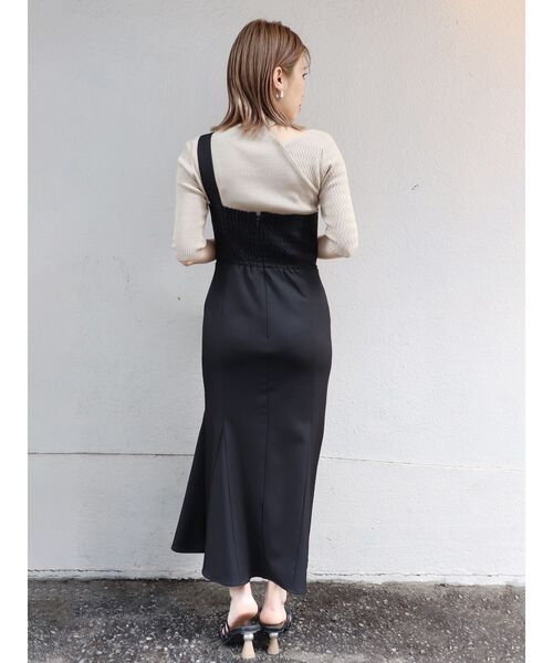 MURUA(ムルーア)の「マーメイドワンショルジャンパースカート(ワンピース・レディース・アイボリー/ブラック/インディゴブルー・2/1)」の11枚目の写真