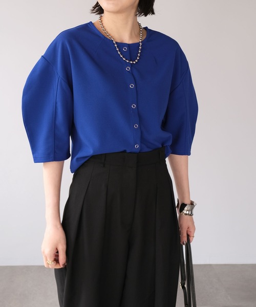 ＡＮＤＪ（アンドジェイ）の「2WAY丸袖ショートカーディガン（カーディガン/ボレロ・レディース・レッド/ブラウン/ブルー/ブラック・M）」の16枚目の写真