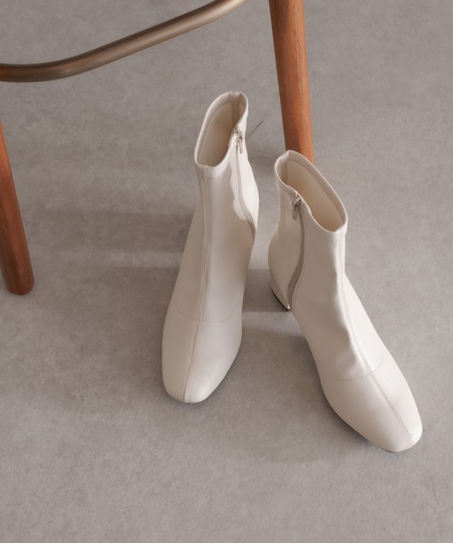 PAPILLONNER（パピヨネ）の「ホールド力抜群/ストレッチショートブーツ/PAPILLONNER/パピヨネ（ブーツ・レディース・ブラック/オフホワイト・S/M/L）」の7枚目の写真