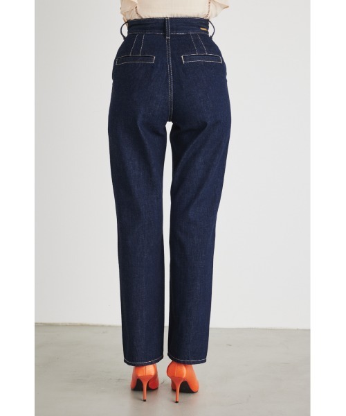 rienda（リエンダ）の「センターピンタックデニムパンツ（デニムパンツ・レディース・ブルー・24inch/25inch/26inch）」の4枚目の写真