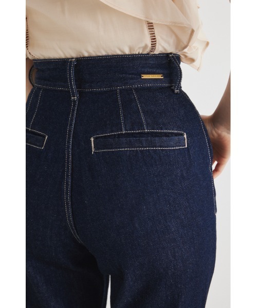 rienda（リエンダ）の「センターピンタックデニムパンツ（デニムパンツ・レディース・ブルー・24inch/25inch/26inch）」の6枚目の写真