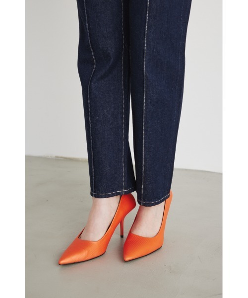 rienda（リエンダ）の「センターピンタックデニムパンツ（デニムパンツ・レディース・ブルー・24inch/25inch/26inch）」の8枚目の写真