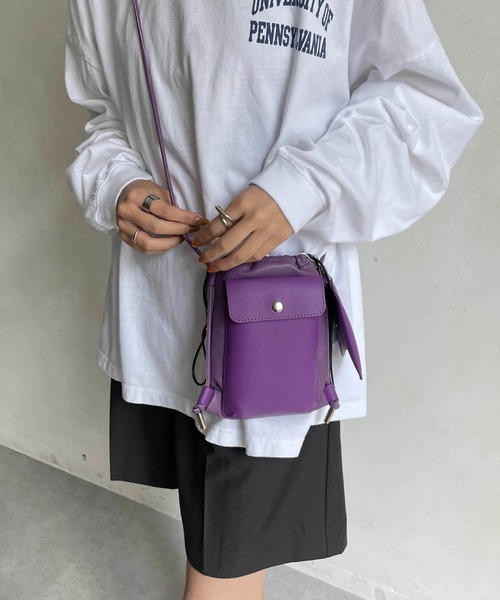 CAPRICIEUX LE'MAGE（カプリシューレマージュ）の「巾着スマホショルダーバッグ（ショルダーバッグ・レディース・ブラック/ベージュ/パープル/イエロー/アイボリー・FREE）」の4枚目の写真