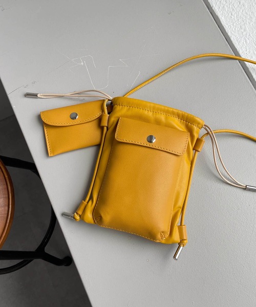 CAPRICIEUX LE'MAGE（カプリシューレマージュ）の「巾着スマホショルダーバッグ（ショルダーバッグ・レディース・ブラック/ベージュ/パープル/イエロー/アイボリー・FREE）」の18枚目の写真