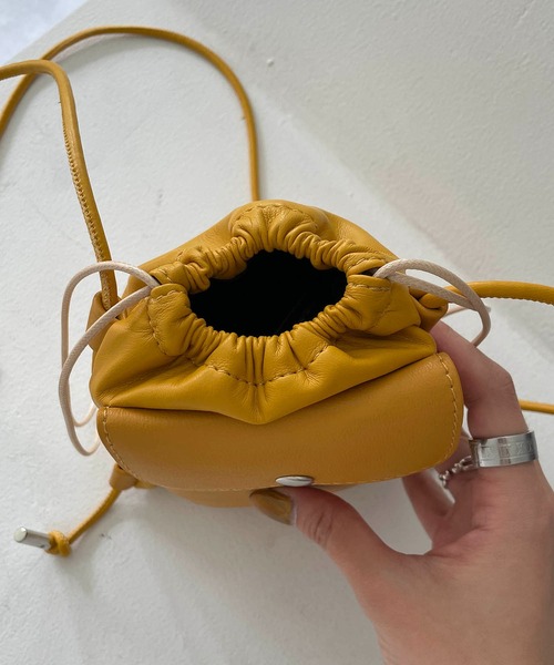 CAPRICIEUX LE'MAGE（カプリシューレマージュ）の「巾着スマホショルダーバッグ（ショルダーバッグ・レディース・ブラック/ベージュ/パープル/イエロー/アイボリー・FREE）」の22枚目の写真