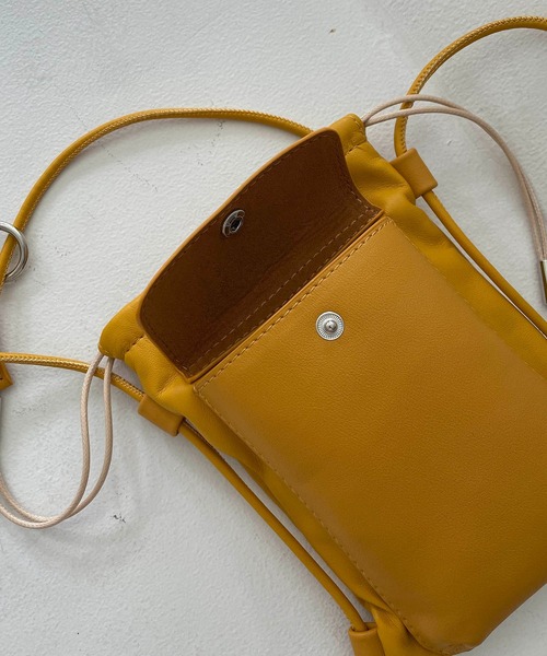 CAPRICIEUX LE'MAGE（カプリシューレマージュ）の「巾着スマホショルダーバッグ（ショルダーバッグ・レディース・ブラック/ベージュ/パープル/イエロー/アイボリー・FREE）」の8枚目の写真