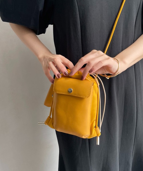 CAPRICIEUX LE'MAGE（カプリシューレマージュ）の「巾着スマホショルダーバッグ（ショルダーバッグ・レディース・ブラック/ベージュ/パープル/イエロー/アイボリー・FREE）」の16枚目の写真