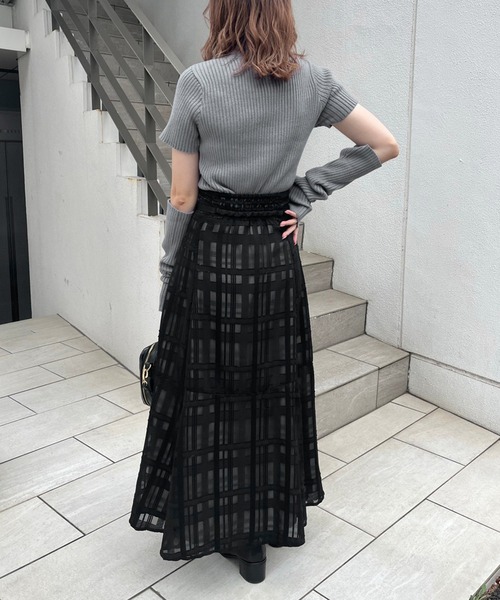 OLIVE des OLIVE（オリーブデオリーブ）の「【WEB限定カラー有】アームウォーマー付ワイドリブニット（ニット/セーター・レディース・ブラウン/ブラック/オフホワイト/カーキ/ブルー/ラベンダー・FREE）」の14枚目の写真