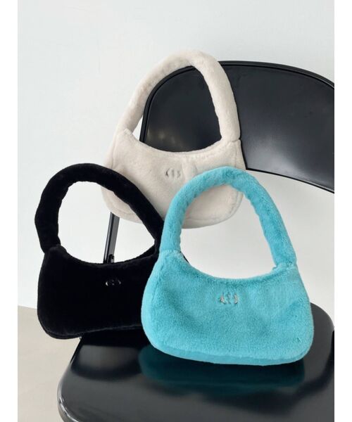 EMODA（エモダ）の「フェイクファーハンドルバッグ（ハンドバッグ・レディース・ホワイト/ブラック/ブルー・FREE）」の7枚目の写真