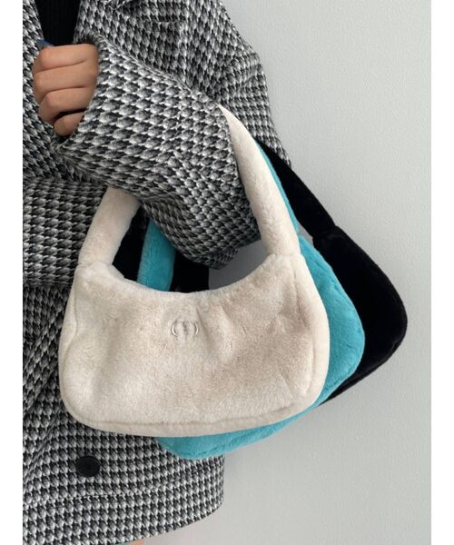 EMODA（エモダ）の「フェイクファーハンドルバッグ（ハンドバッグ・レディース・ホワイト/ブラック/ブルー・FREE）」の17枚目の写真
