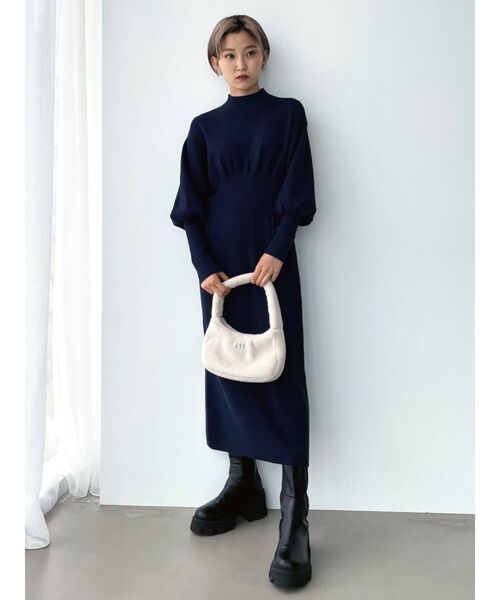 EMODA（エモダ）の「フェイクファーハンドルバッグ（ハンドバッグ・レディース・ホワイト/ブラック/ブルー・FREE）」の11枚目の写真