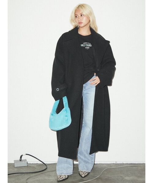 EMODA（エモダ）の「フェイクファーハンドルバッグ（ハンドバッグ・レディース・ホワイト/ブラック/ブルー・FREE）」の21枚目の写真